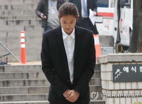 정준영눈물 "모든혐의인정"