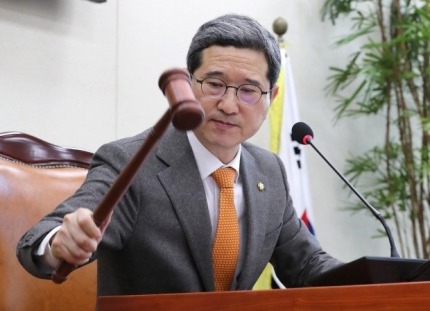 배우자 출산휴가 5일→10일..실업급여, 평균임금 60%로 확대
