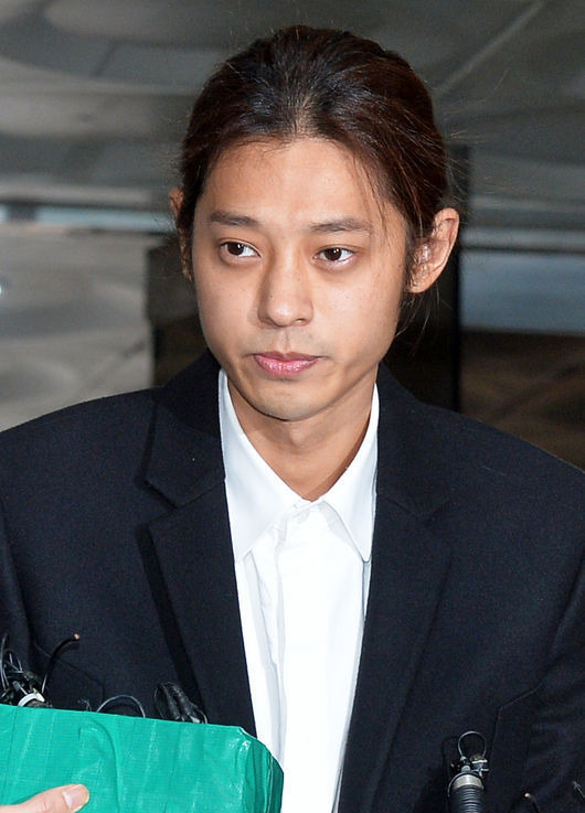 경찰 "정준영 폰 '복원 불가'로"…증거 인멸 시도