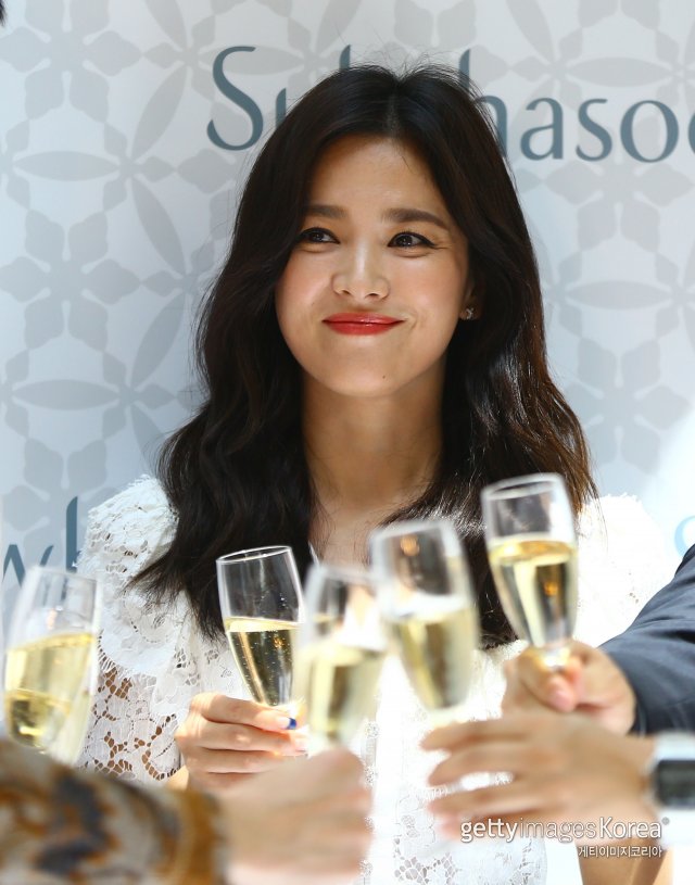 송중기 송혜교 끝내 이혼 위자료 청구와 재산분할 없이