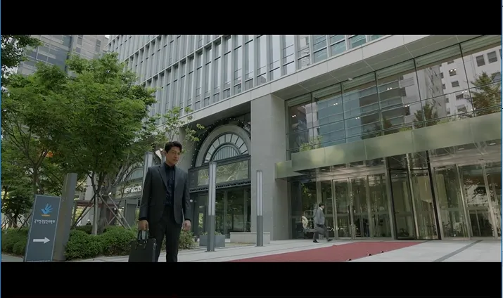 [OCN 달리는조사관_첫방송] 이요원 , 인권증진위원회 의 에이스 조사관 이 되다