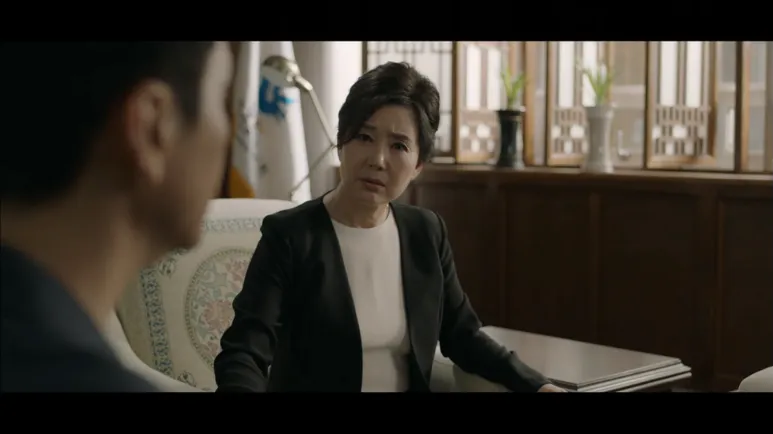 [OCN 달리는조사관_첫방송] 이요원 , 인권증진위원회 의 에이스 조사관 이 되다