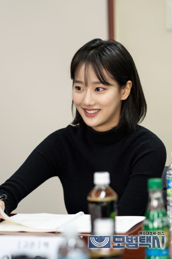 에이프릴 이나은 드라마 모범택시 하차 이유 대체할 새 배우 물색 중