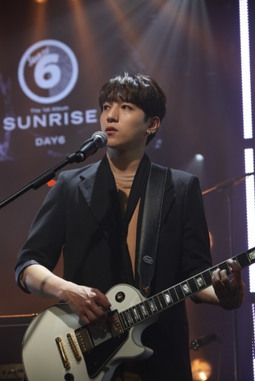 데이식스 성진 입대 나이 프로필  지금 군대 가는 길이라고 발표한 아이돌 군입대 당일 발표